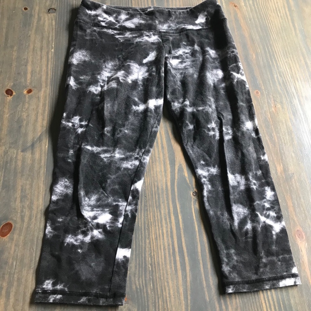 SO Yoga Capri Pants